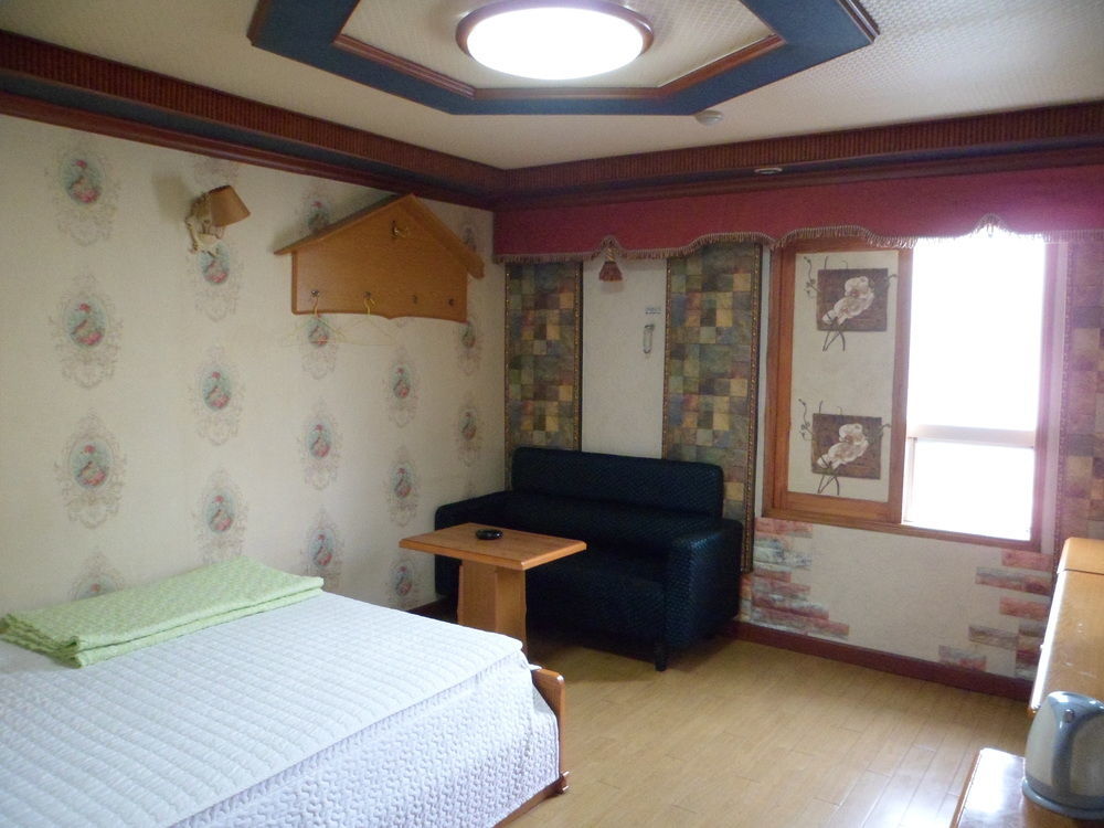 Alps Motel Busan Extérieur photo